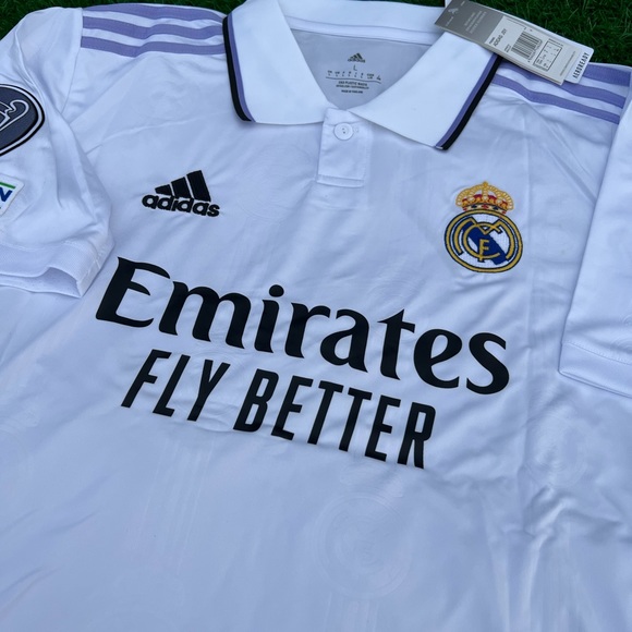 NEW Benzema Real Madrid Home 22/23 Jersey - Picture 3 of 8